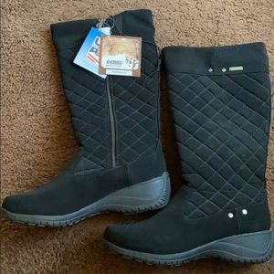 KHOMBU waterproof black boots.